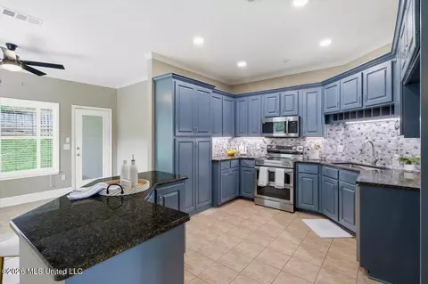 Kitchen - 217 Pecan Cir, Brandon, MS 39042 photo 2 of 3