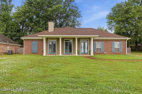 217 Pecan Cir, Brandon, MS 39042