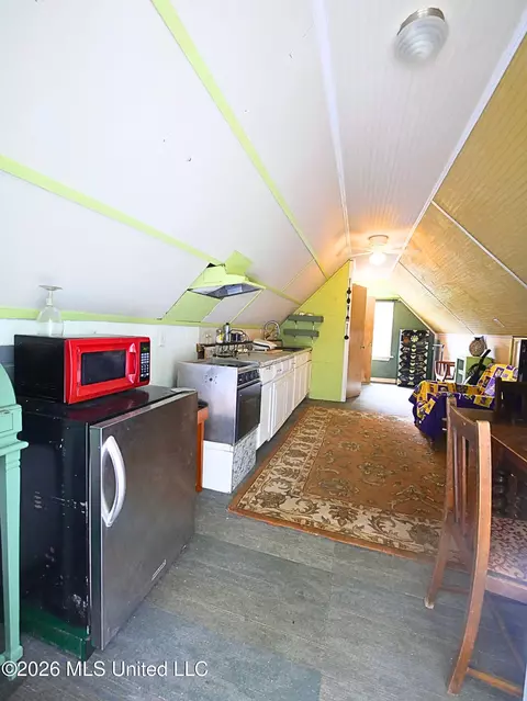 Kitchen - 6837 Hilo St, Diamondhead, MS 39525 photo 2 of 4