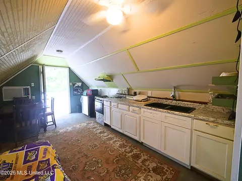 Kitchen - 6837 Hilo St, Diamondhead, MS 39525 photo 1 of 4