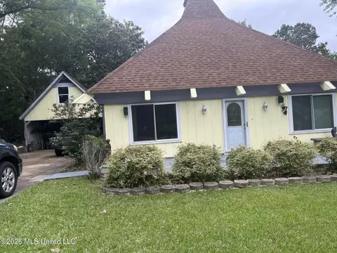 6837 Hilo St, Diamondhead, MS 39525