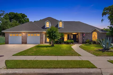 2037 Mauvilla Cv, Biloxi, MS 39531