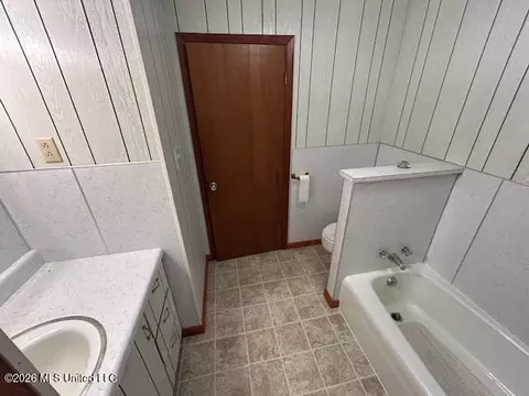 Bath - 3100 River Ridge Rd, Summit, MS 39666 photo 5 of 5