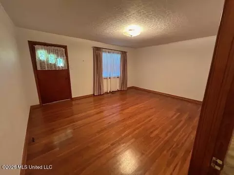 Living - 3100 River Ridge Rd, Summit, MS 39666 photo 3 of 4