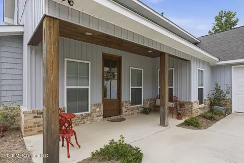 Exterior - 111 Colebrooke Cv, Florence, MS 39073 photo 3 of 6