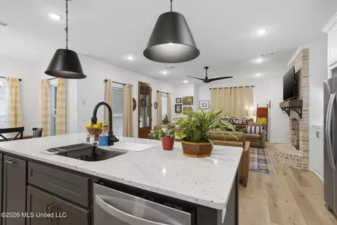 Kitchen - 111 Colebrooke Cv, Florence, MS 39073 photo 6 of 6