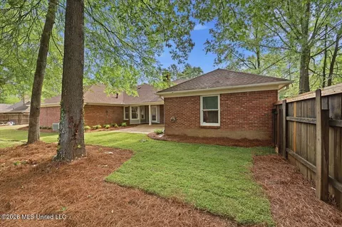 Exterior - 427 Autumn Oak Dr, Madison, MS 39110 photo 8 of 12