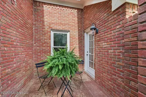 Exterior - 427 Autumn Oak Dr, Madison, MS 39110 photo 4 of 12