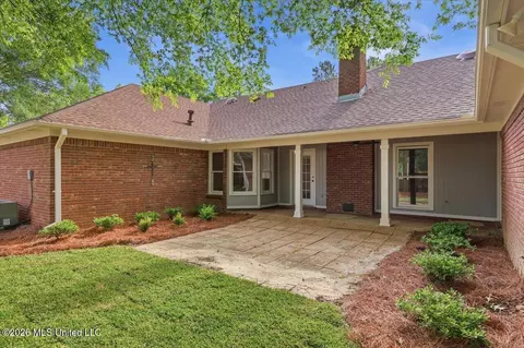 Exterior - 427 Autumn Oak Dr, Madison, MS 39110 photo 7 of 12