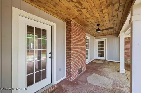 Exterior - 427 Autumn Oak Dr, Madison, MS 39110 photo 5 of 12