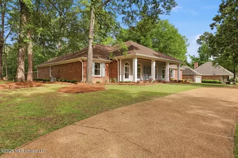Exterior - 427 Autumn Oak Dr, Madison, MS 39110 photo 10 of 12