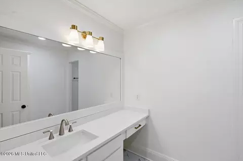 Bath - 427 Autumn Oak Dr, Madison, MS 39110 photo 3 of 5