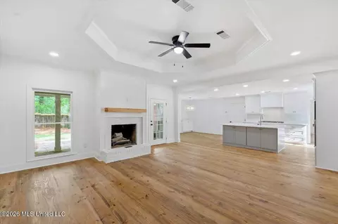 Living - 427 Autumn Oak Dr, Madison, MS 39110 photo 1 of 3