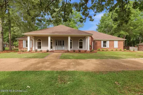 Exterior - 427 Autumn Oak Dr, Madison, MS 39110 photo 9 of 12