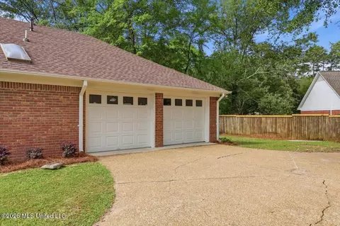 Exterior - 427 Autumn Oak Dr, Madison, MS 39110 photo 11 of 12