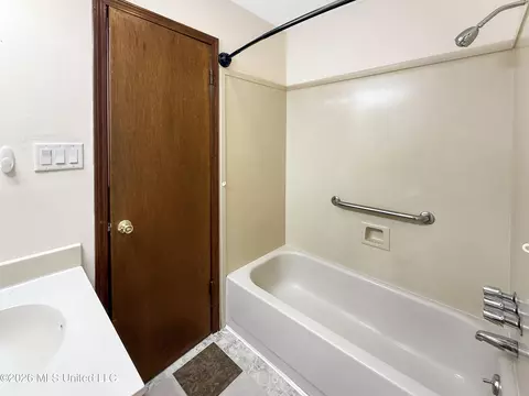 Bath - 2 Chloe Ct, Long Beach, MS 39560 photo 5 of 5