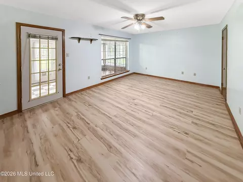Living - 2 Chloe Ct, Long Beach, MS 39560 photo 4 of 6