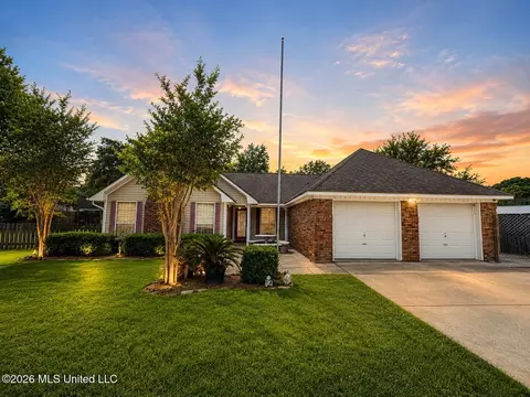 2 Chloe Ct, Long Beach, MS 39560