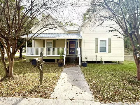 522 E Canal St, Picayune, MS 39466