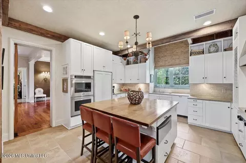 Kitchen - 2135 Eastover Dr, Jackson, MS 39211 photo 2 of 4