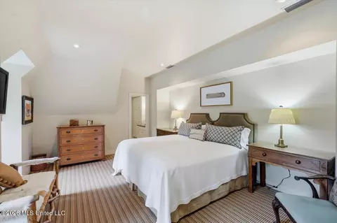 Bedroom - 2135 Eastover Dr, Jackson, MS 39211 photo 2 of 3