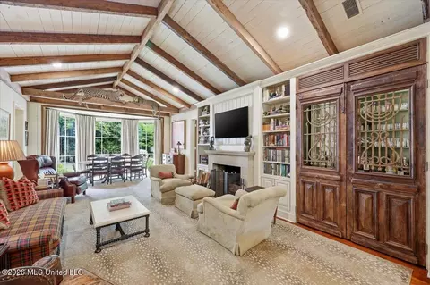 Living - 2135 Eastover Dr, Jackson, MS 39211 photo 6 of 7