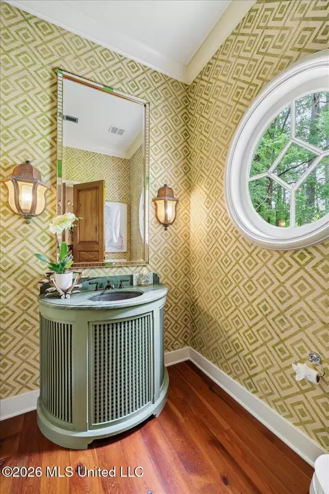 Bath - 2135 Eastover Dr, Jackson, MS 39211 photo 1 of 4