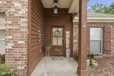Exterior - 137 Creekside Dr, Canton, MS 39046 photo 6 of 13