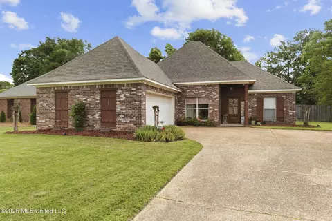 Exterior - 137 Creekside Dr, Canton, MS 39046 photo 3 of 13