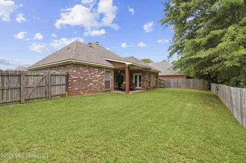 Exterior - 137 Creekside Dr, Canton, MS 39046 photo 10 of 13