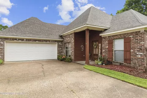 Exterior - 137 Creekside Dr, Canton, MS 39046 photo 5 of 13