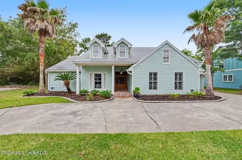 179 Blue Heron Cv, Waveland, MS 39576