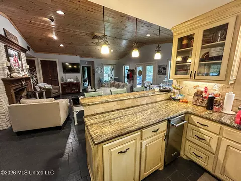 Kitchen - 503 E Government St, Brandon, MS 39042 photo 3 of 6