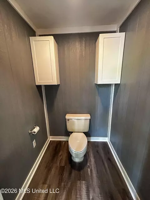 Bath - 503 E Government St, Brandon, MS 39042 photo 7 of 8