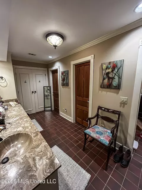 Bath - 503 E Government St, Brandon, MS 39042 photo 1 of 8
