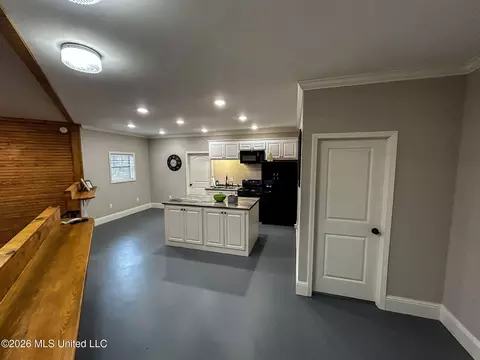 Kitchen - 503 E Government St, Brandon, MS 39042 photo 4 of 6