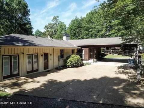 Exterior - 503 E Government St, Brandon, MS 39042 photo 6 of 9