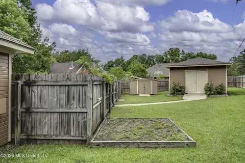 Exterior - 1229 Crossview Ct, Brandon, MS 39042 photo 5 of 6