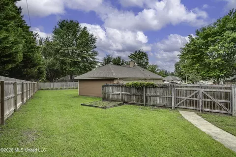 Exterior - 1229 Crossview Ct, Brandon, MS 39042 photo 6 of 6