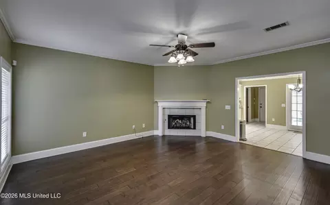 Living - 1229 Crossview Ct, Brandon, MS 39042 photo 2 of 4