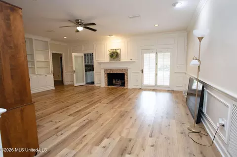 Living - 5471 River Thames Pl, Jackson, MS 39211 photo 1 of 2