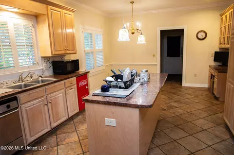 Kitchen - 5471 River Thames Pl, Jackson, MS 39211 photo 2 of 3