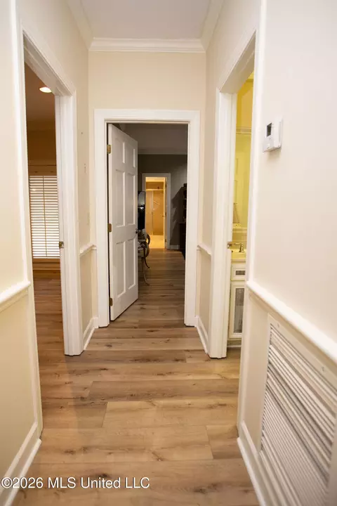 Entry Way - 5471 River Thames Pl, Jackson, MS 39211 photo 2 of 3