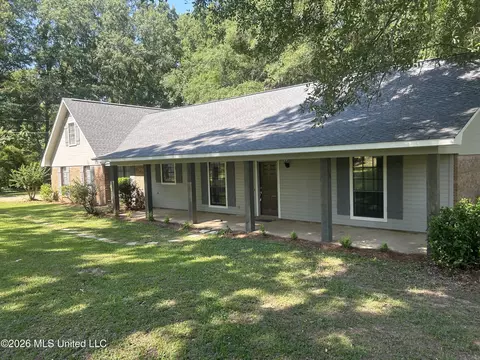 6122 Kaybrook Dr, Byram, MS 39272