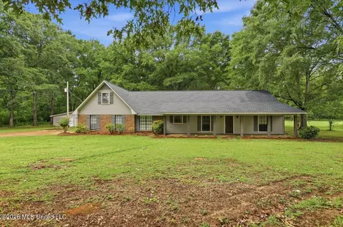 6122 Kaybrook Dr, Byram, MS 39272