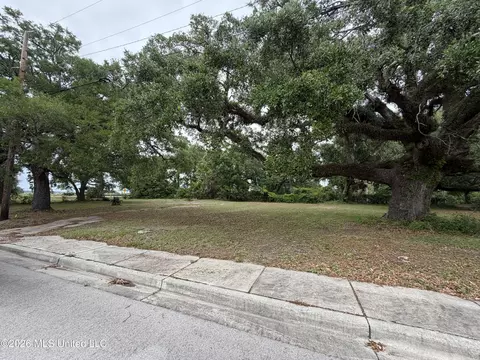 342 Strangi Ave, Biloxi, MS 39530