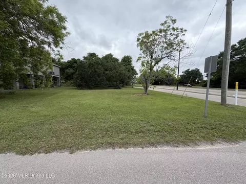 341 Collier St, Biloxi, MS 39530