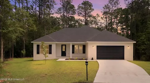 12470 Pineridge Ct, Gulfport, MS 39503