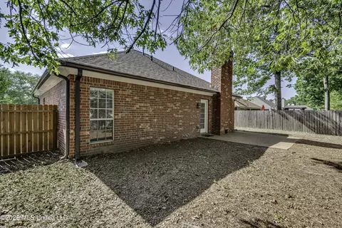 Exterior - 138 Chestnut Dr, Brandon, MS 39047 photo 4 of 10