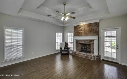 Living - 138 Chestnut Dr, Brandon, MS 39047 photo 1 of 5